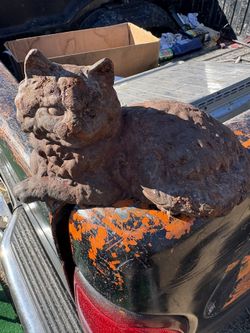 Vintage Iron Cat Make offer!
