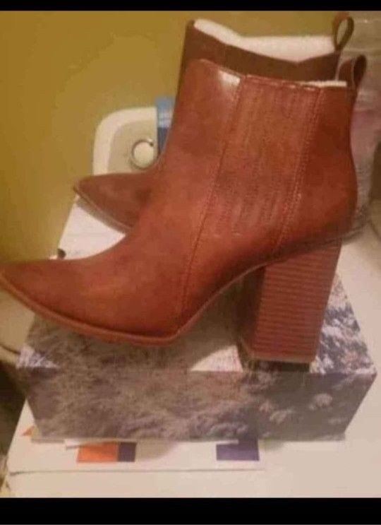 Brand New womans size 10 pointed toe slip on booties/Block heel Faux leather