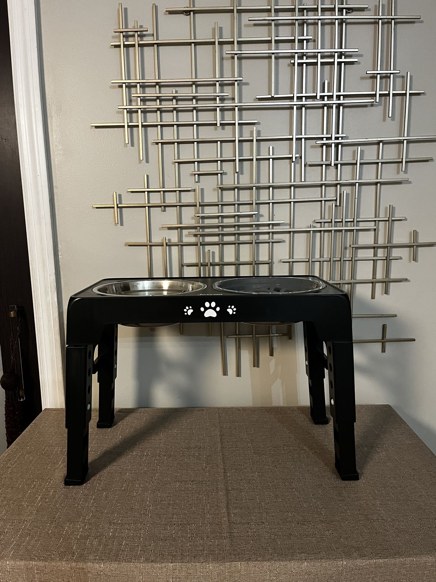 Brand New Elevated Dog Food Bowls Stand Whit Adjustable Height And Slow Feeder Bowl 