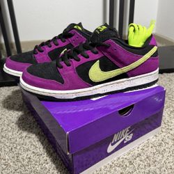 Nike SB Dunks “Red Plum”