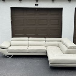 🛋️ Couch/Sofa Sectional - Modern Design - Delivery Available 🚛