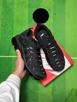 Vapor maxes shoes