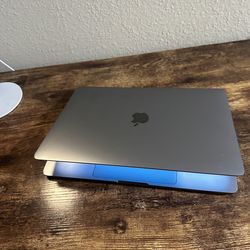 M1 MacBook Pro 2020 – Massive 1TB SSD – Perfect Condition – macOS 2026