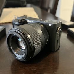 Camera Sony A6400 + Sony 50mm 1.8 