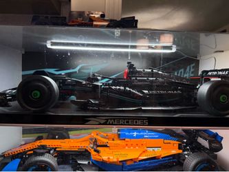 2 F1 cars for display