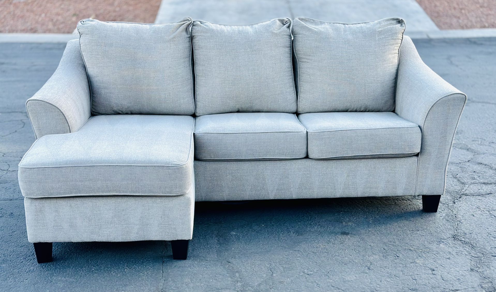 Beautiful Ashley’s Furniture Reversible Chaise Sectional Sofa Couch Sillon Sala
