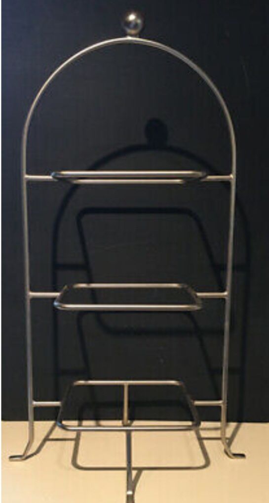 Pamper chef simple additions square plate tier medal stand