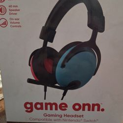 New In Box Gaming Headset GAME ONN COMPATIBLE WITH NINTENDO SWITCH 