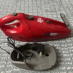 Vacuum Cleaner With Charger 