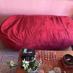 Red Lovesac Knock Off.  FREE!!!!!!!!!!