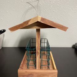 Cedar Chicken Suet Feeder  New 