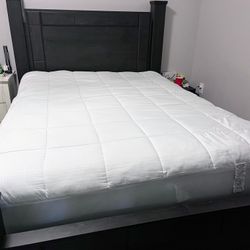 Queen Broyhill Bed and Sealy Mattress Set