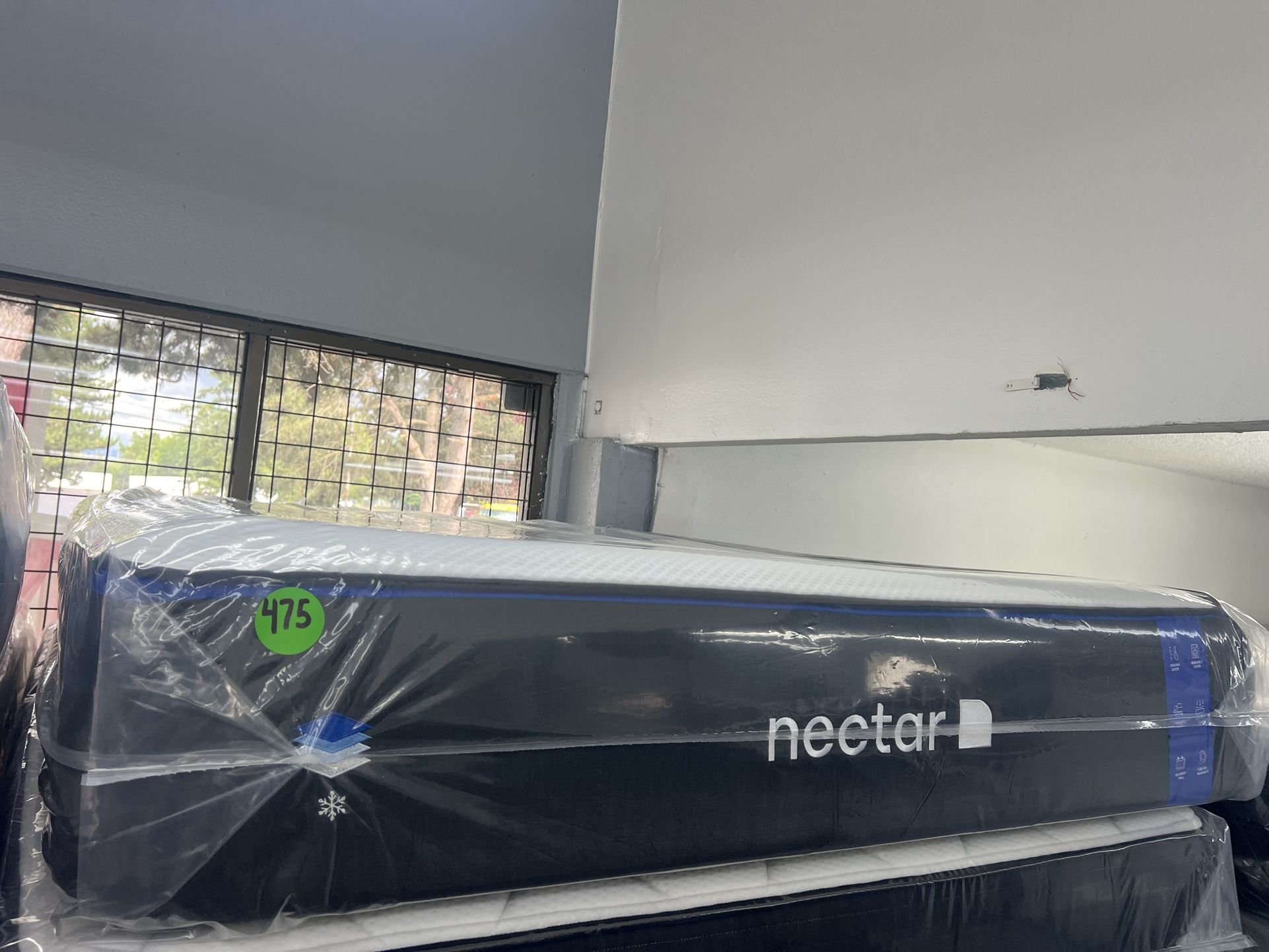 QUEEN SIZE NECTAR MATTRESS & BOX SPRING BED SET