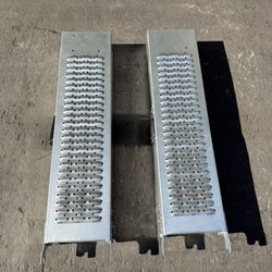 71" L × 8.85" W Heavy Duty Folding Loading Ramps for Pickup Trucks, 2 Pcs Steel Motorcycle Ramp with Handle