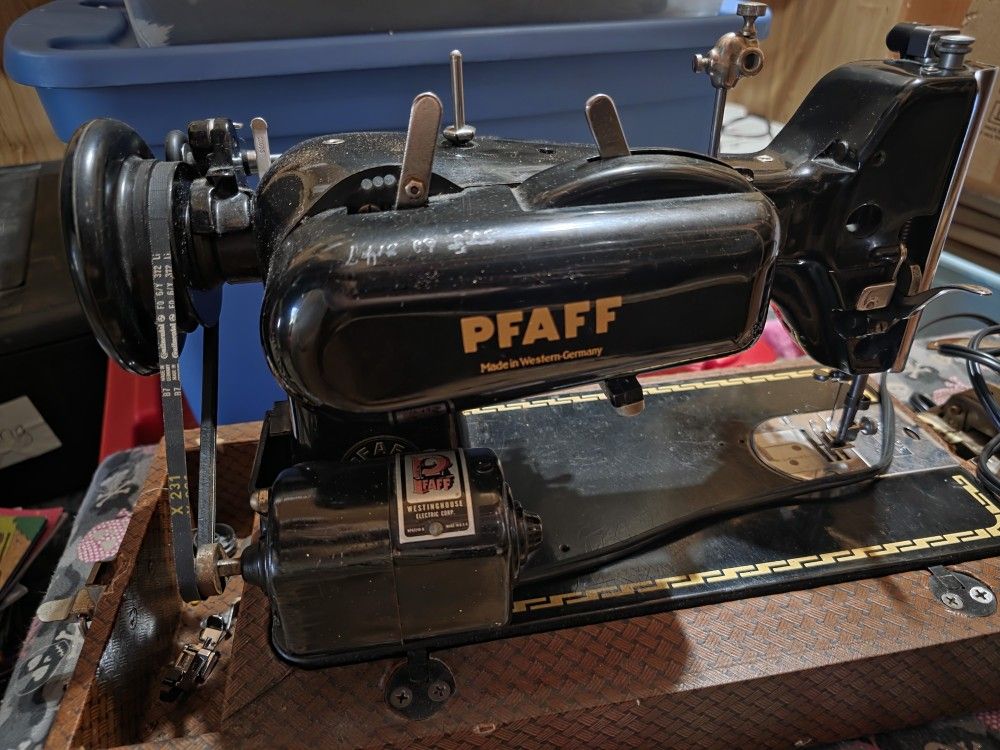 Pfaff 130 Sewing Machine