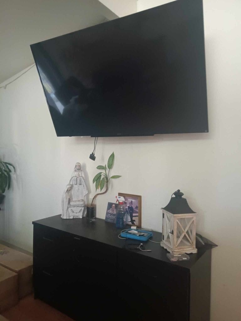 55' TV