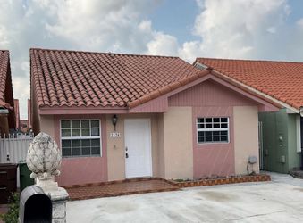 Unit 2124 W 54th st | 3 bd | 2 ba | 1284 sqft | smart home with 24 hours surveillance camera