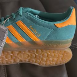Women’s Size 5 Mint/Neon Orange Adidas Gazelle 