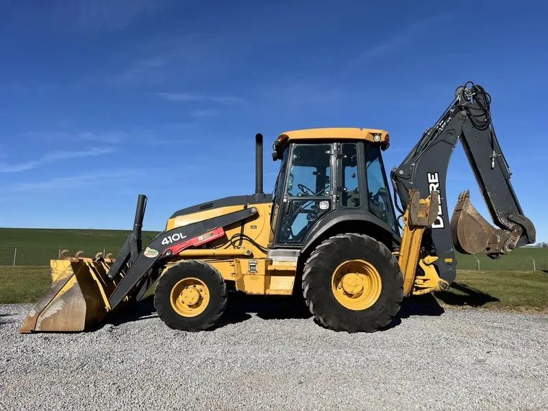 2017 DEERE 410L