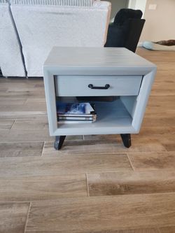 End table