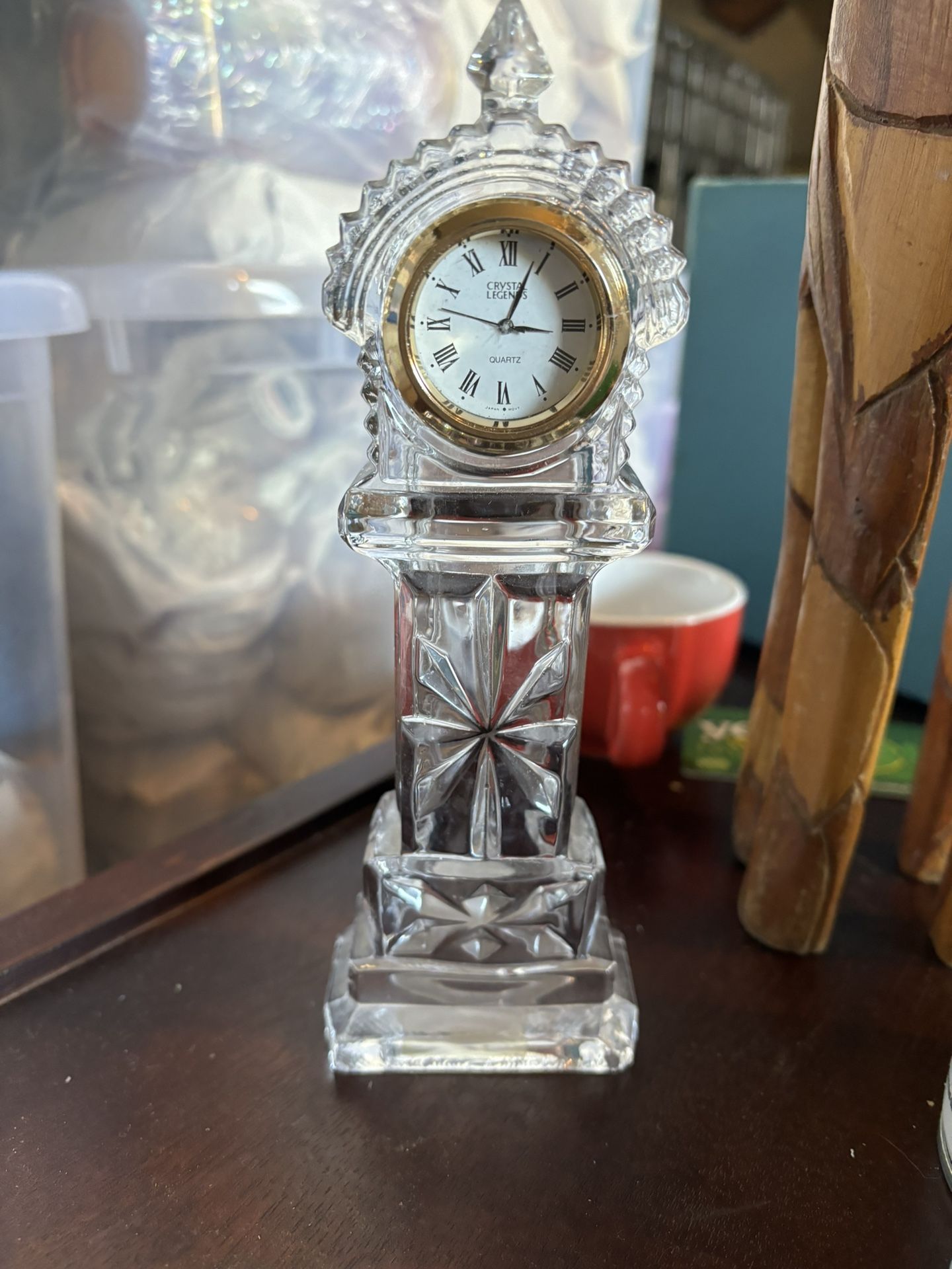 Clock With Crystal Base
