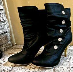Women’s Boots 6.5