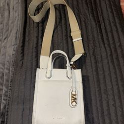 White Michael Kors Purse 