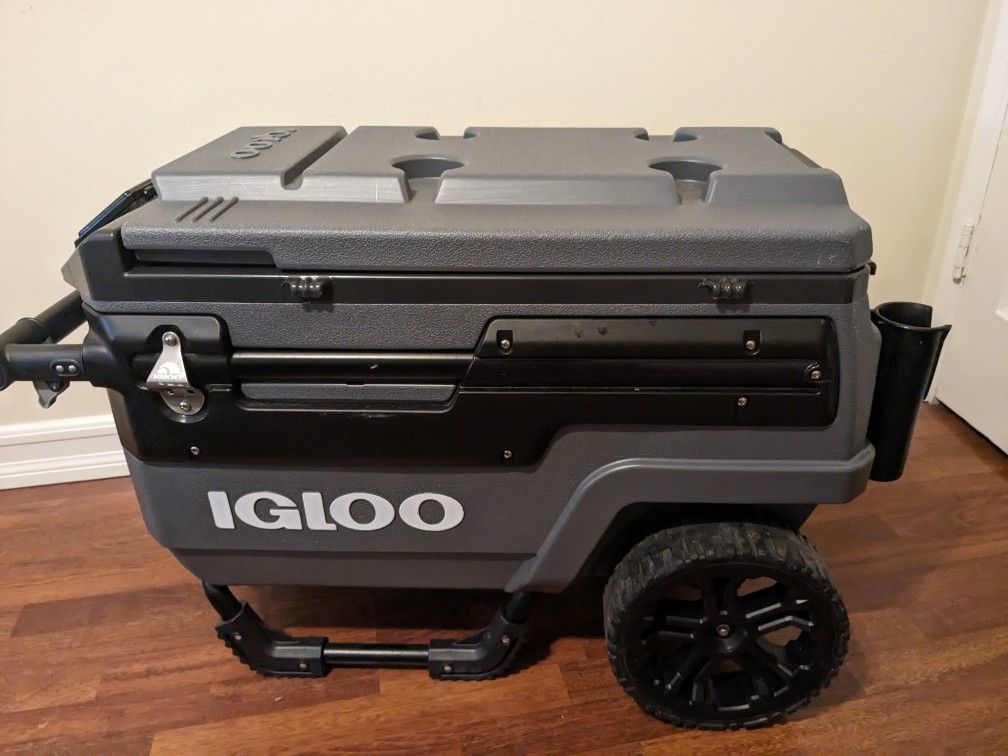 Igloo Trailmate Cooler with wheels