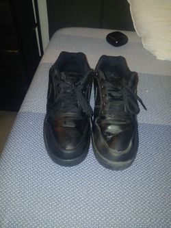 Black Low-Top Leather Sneakers