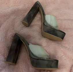 Heels / Clear Strap