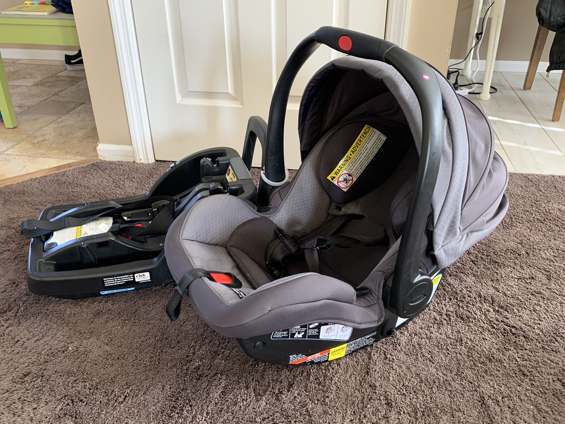 Graco infant car seat plus 2 bases