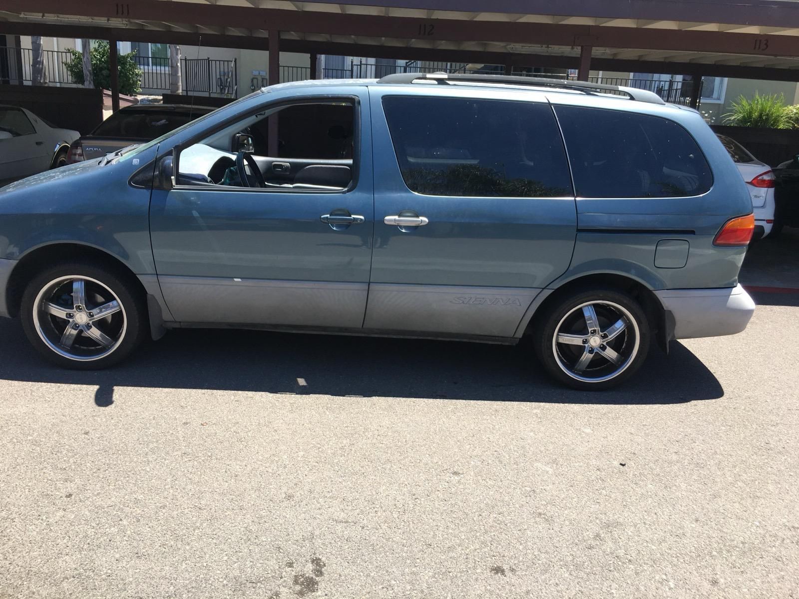 2000 Toyota Sienna