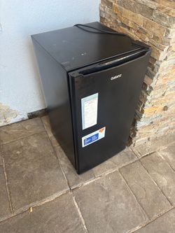 Mini fridge
