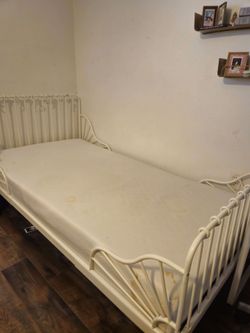 Twin bedroom set