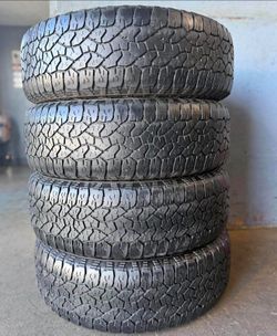 265/60/20 Goodyear 📍📍 Vendo un set de llantas con 80% de vida las 4 📍🌟