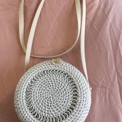 White wicker vintage circle purse -