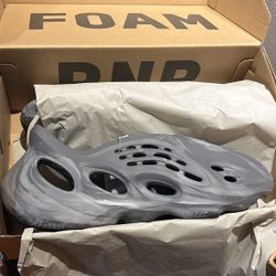 Yeezy Foam Runner MX Granite (Size 11)