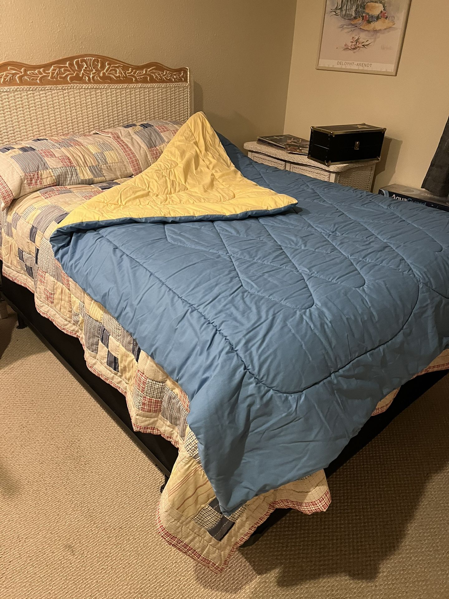 NEW - Twin Side Bed Comforter