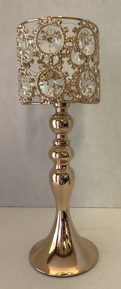 🙋‍♀️ Gold and Crystal Candle Holder