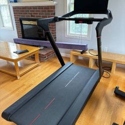 Peloton-Interactive-Treadmill