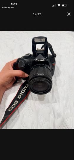 Selling Canon Camera works great comes with charger, and battery