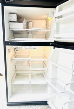 Kenmore Top-Freezer, in perfect condition.