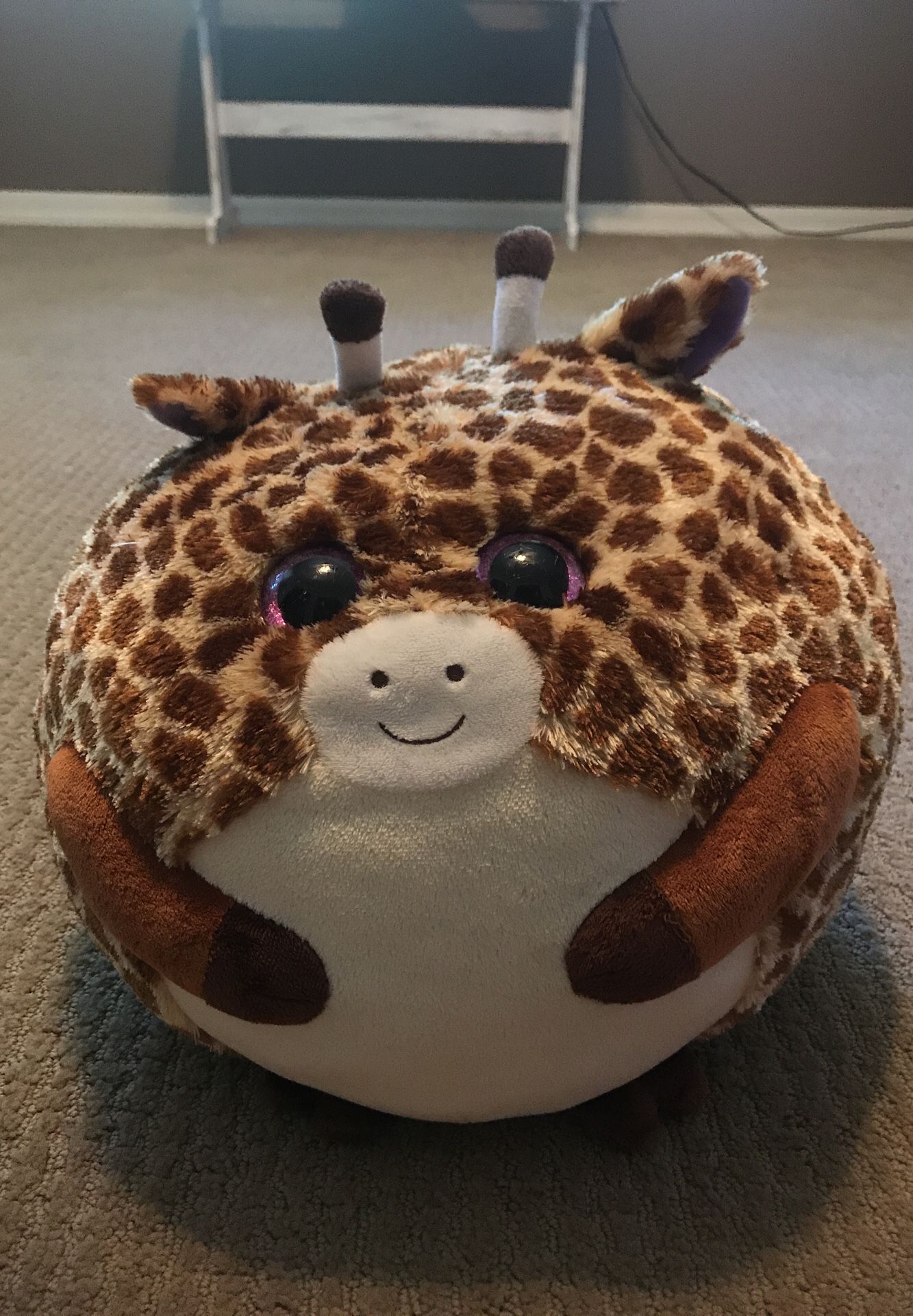 Big beanie ballz stuffed animal ty- round