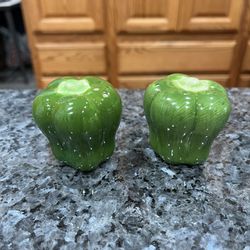 Vintage Ceramic Green Bell Peppers Pair Of Salt And Pepper Shakers.  Preowned 