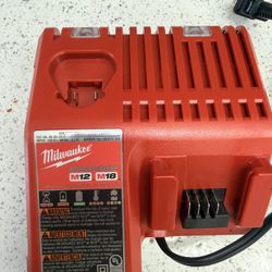 Milwaukee M12 M18 Charger 