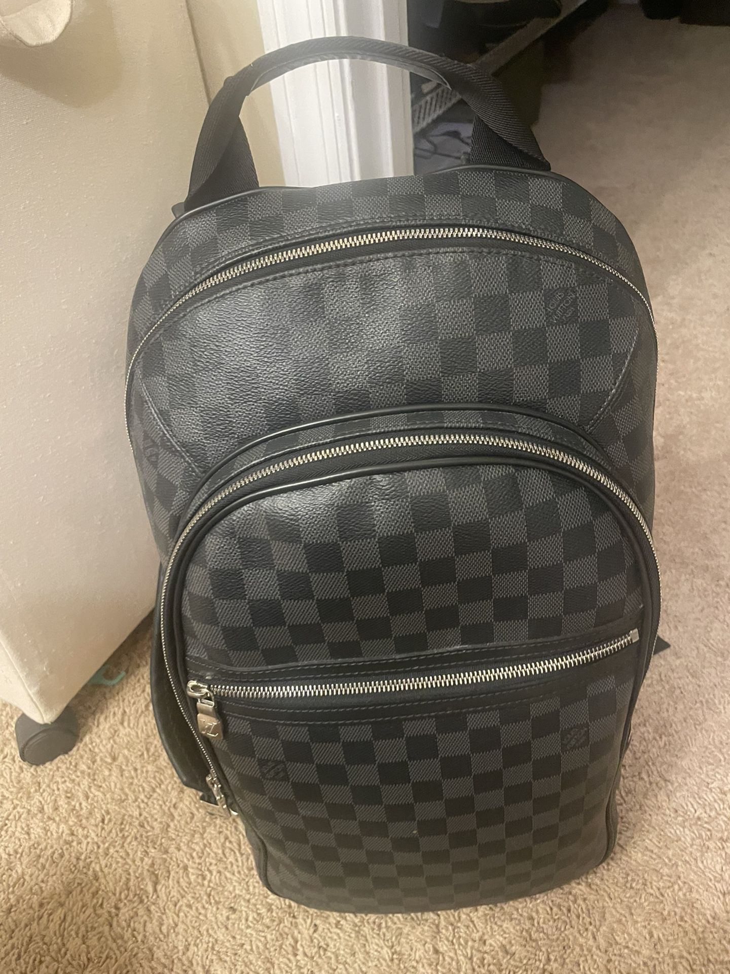 LV Michael Back Nv2 Damier Graphite- Great Condition for Sale in