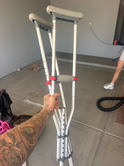 Adjustable Aluminum Underarm Crutches – Pair