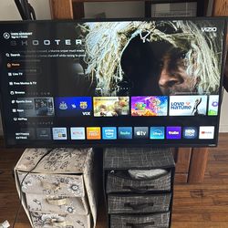 Perfect Condition! 38inch Vizio Smart TV