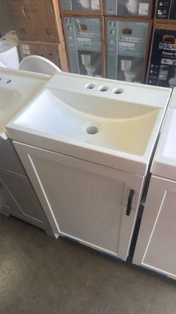 18 in vanity bathroom $95