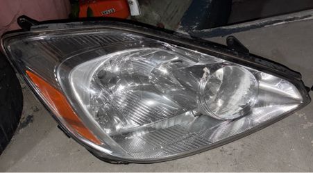 2004-2005 Toyota Sienna headlights